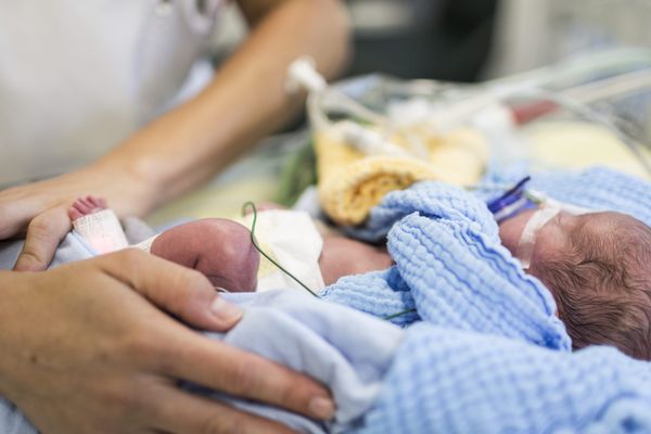 Au cours de l'été 2018,  la direction de l'hôpital Purpan à Toulouse a dû fermer 8 lits sur son service de prématurés. Il manquait du personnel.