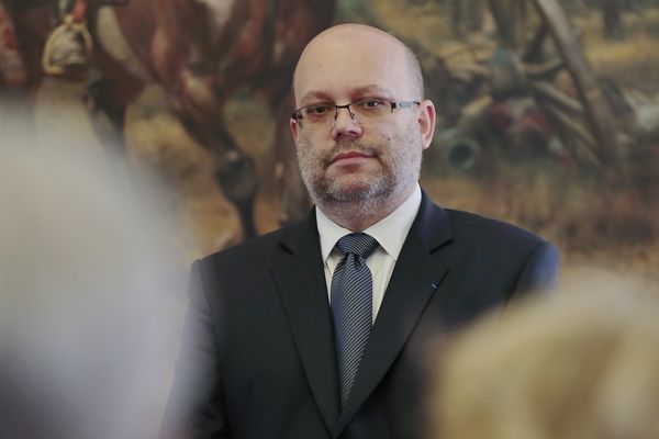 Philippe Pradal a succédé ce lundi matin au poste de maire à Christian Estrosi.