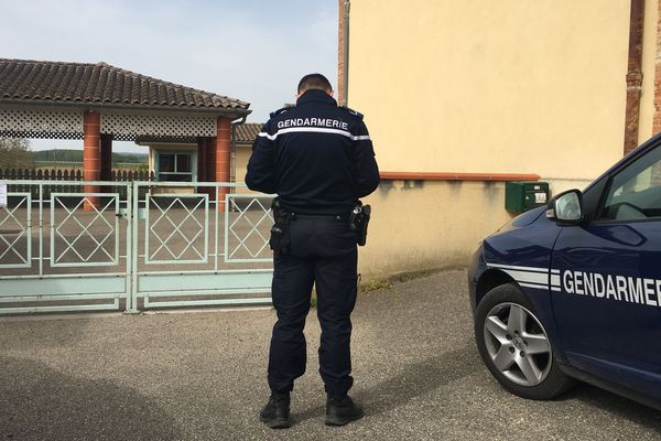 Une enquête ouverte pour blessures involontaires après la chute d'un arbre dans l'école de Bessens