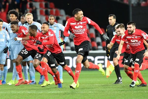 La joie des Guingampais à l'issue de leur victoire au tirs au but en demi-finale de Coupe de la Ligue face à Monaco au stade du Roudourou à Guingamp - 29/01/2019