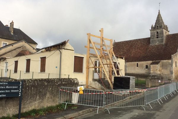 La toiture de la salle des fêtes d'Antigny s'est effondrée en octobre 2017