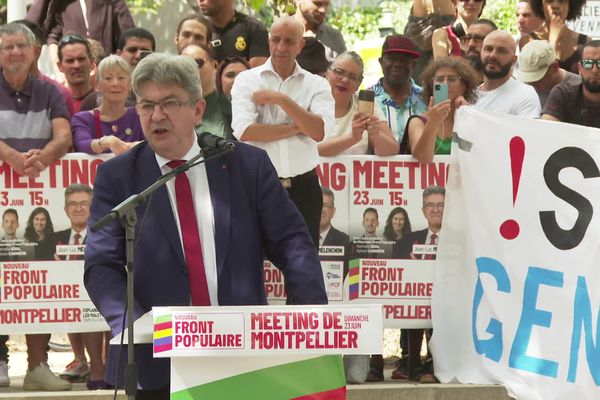 Jean-Luc Mélenchon, le leader de La France Insoumise était en meeting ce dimanche 23 juin pour soutenir les candidats LFI investis par le Nouveau Front Populaire : Nathalie Oziol ( sortante) dans la 2e circonscription de l'Hérault et Sylvain Carrière dans la 8e.