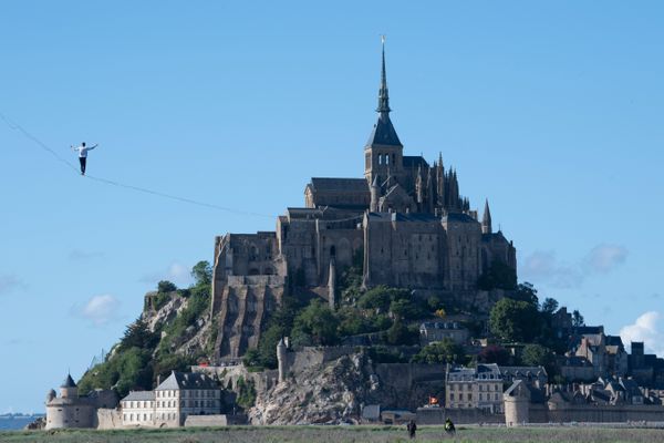 Sur le site classé au patrimoine de l'Unesco, Nathan Paulin a décroché le record de la plus longue traversée sur un fil.