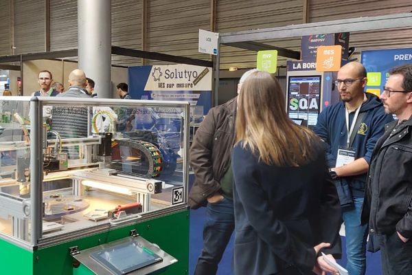 Plus de 250 exposants sont présents au salon des industries du futur au Parc Expo de Mulhouse (Haut-Rhin).