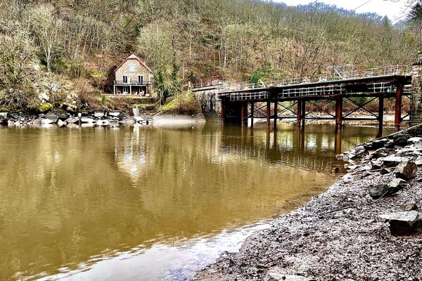 Le pont de Crozant sera reconstruit quasiment à l'identique du précédent ouvrage.