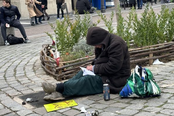 En moyenne, l'espérance de vie d'une personne sans-abri est de 48,8 ans