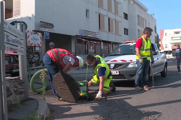 La ville d'Alès commence une campagne de nettoyage des collecteurs de pluie de la ville avant l'arrivée des grandes précipitations.