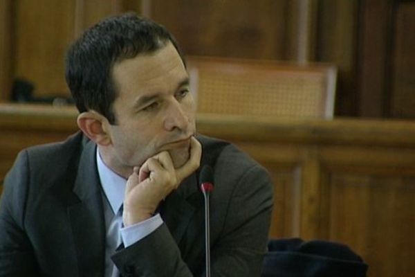 Benoît Hamon, le ministre des SCOP, était à Clermont-Ferrand lundi. Le jour même où la librairie les Volcans fermait ses portes. Toujours dans l'attente de la décision du tribunal de commerce de Paris.