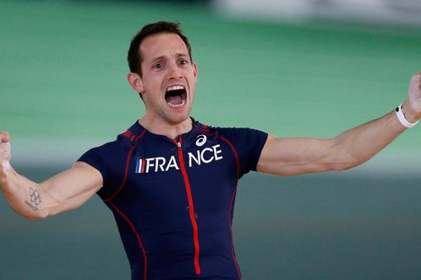 Renaud Lavillenie réalise, avec un saut à 5,95m, la meilleure performance mondiale de l'année à Angers. (illustration)