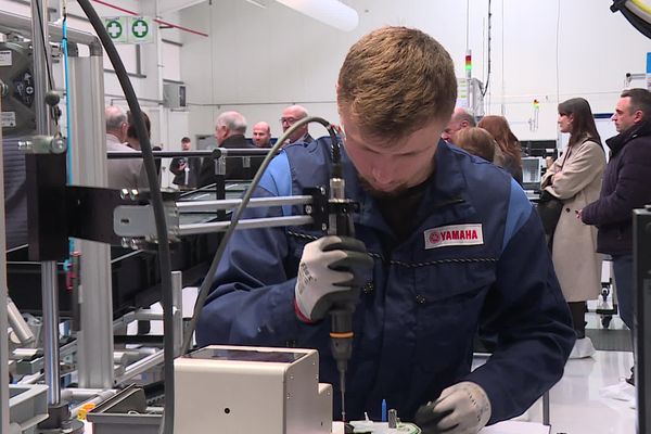 Après des décennies de production de cyclomoteurs, l'usine Yamaha de Saint-Quentin - Rouvroy dans l'Aisne veut devenir incontournable dans le secteur du moteur pour vélo électrique.