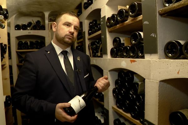 Bastien Debono vient de se voir discerner le prix du sommelier de l'année par Gault & Millau.