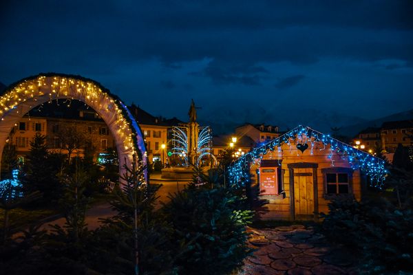 Les illuminations de fin d'année à Sallanches (74) auraient été l'objet d'une 20aine de dégradations depuis leur allumage, fin novembre.