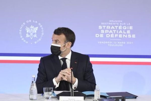 Emmanuel Macron lors du point presse accordé au CNES de Toulouse