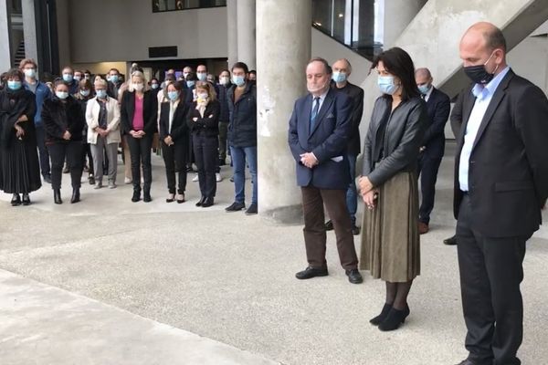 Une minute de silence a été observée mercredi 21 octobre à l'Université de Corse, à Corte (Haute-Corse) à la mémoire de Samuel Paty.