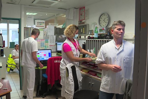 Le personnel des urgences de Bagnols-sur-Cèze est épuisé.