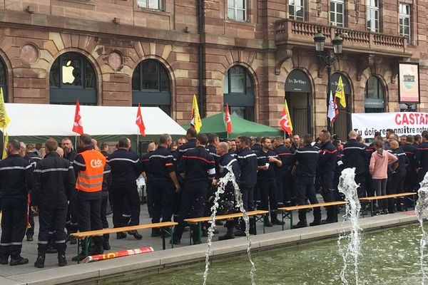 Les pompiers d'Alsace et de Moselle manifestent à Strasbourg