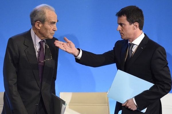 Robert Badinter a remis son rapport à Manuel Valls