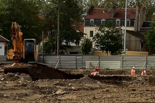 Des fouilles archéologiques, menées par les chercheurs de l'Inra, ont débuté dans le quartier des Tanneries à Dijon.