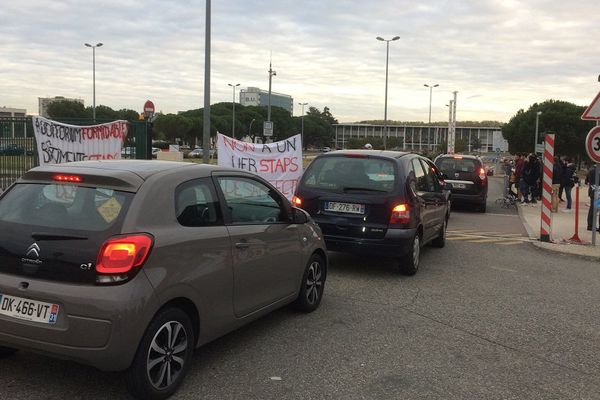 Des barrages filtrants ont été installés à certaines entrées de l'Université Paul Sabatier. D'autres étaient complètement bloquées ce jeudi matin à Toulouse.