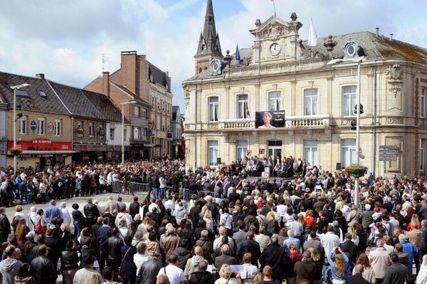 26 avril : Caudry rend hommage à Aurélie Châtelain, découverte tuée par balle dans sa voiture à Villejuif le 19 avril