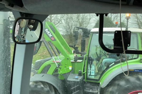 À l'intérieur d'un tracteur