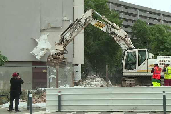 La démolition de l'immeuble Gluck a débuté