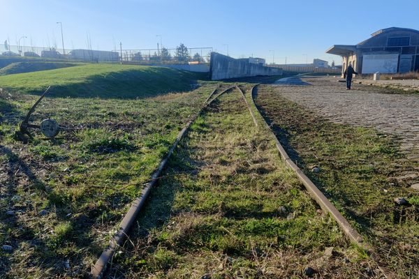 Les rails de la gare de Bobigny. Entre juillet 1943 et août 1944, 22 407 hommes, femmes et enfants juifs en sont partis, direction les camps de la mort.