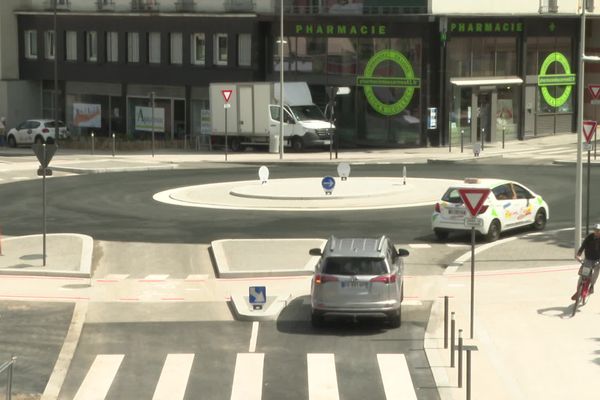 Le rond-point "à la hollandaise" à Clermont-Ferrand est entré en service ce lundi 13 mai.