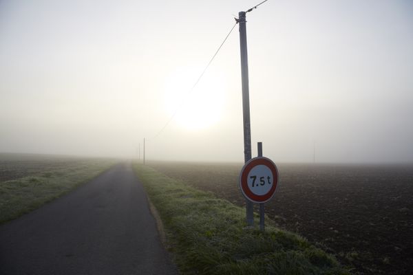 Une route départementale près de La Machine (Nièvre)