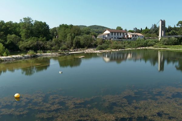 La digue menacée de Saint Martin d'Ardèche