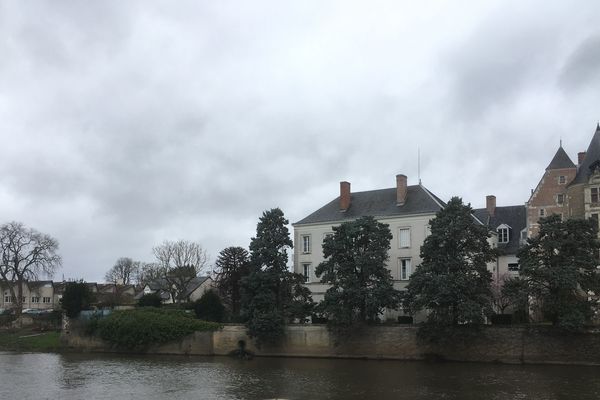 Léonard de Vinci devait construire sa cité rêvée dans le prolongement du château de Louise de Savoie, mère de François 1er, au bord de la Sauldre.