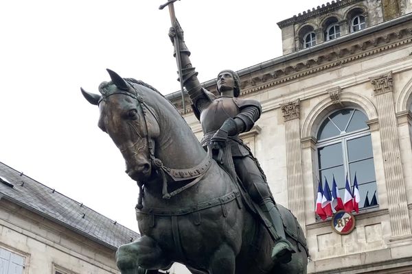 Elles seront deux jeunes filles pour figurer Jeanne d'Arc lors des fêtes johanniques qui se dérouleront à Orléans du 29 avril au 8 mai 2024.