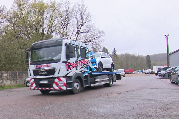 Un camion de dépannage-remorquage en Seine-Maritime