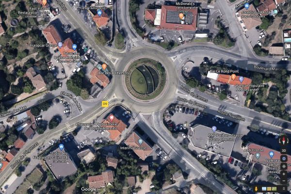 Rond-point des quatre chemins à Grasse