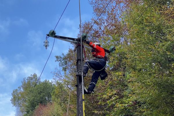 Les équipes d'Enedis restent mobilisées pour rétablir l'électricité en Poitou-Charentes comme dans le reste de la Nouvelle-Aquitaine