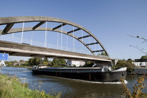 Une péniche sur le canal Pommerœul-Antoing, en Belgique (photo d'illustration).