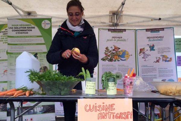 La semaine du développement durable sur le marché de Thouars dans les Deux-Sèvres.