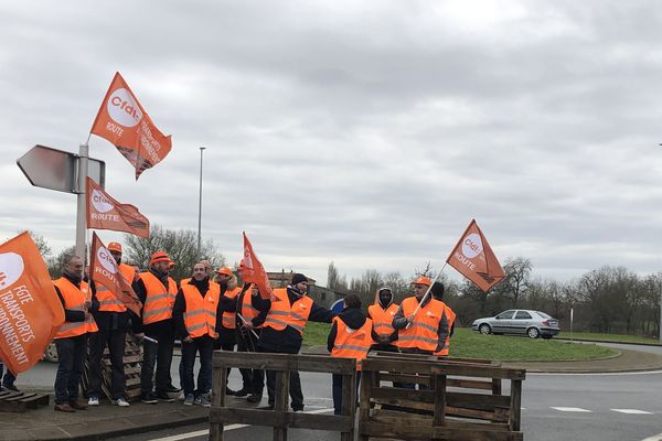 Manifestation de chauffeurs routiers à Prahecq (79)