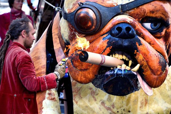 Le Bull Machin de la compagnie Royal de Luxe, le 23 septembre 2022 à Villeurbanne