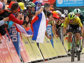 Primoz Roglic a conservé son maillot jaune, ce dimanche 9 juin, au terme de la dernière étape du Critérium du Dauphiné 2024.