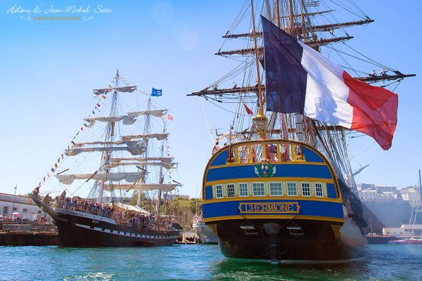 L'Hermione et le Belem sous le ciel bleu des Fêtes Maritimes de Brest 2016