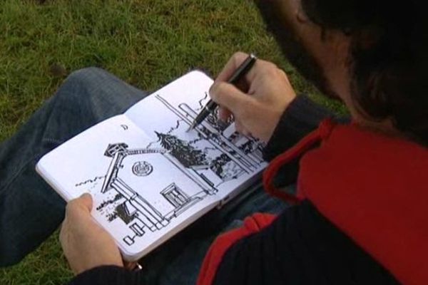 Depuis deux ans, l'artiste vit de ses dessins