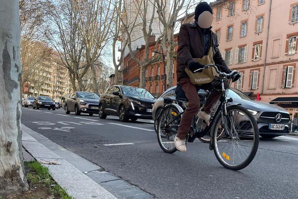 La limitation de vitesse à 30 km/h dans 80% des voies à Toulouse en Haute-Garonne s'applique aussi aux vélos dotés d'une assistance électrique.