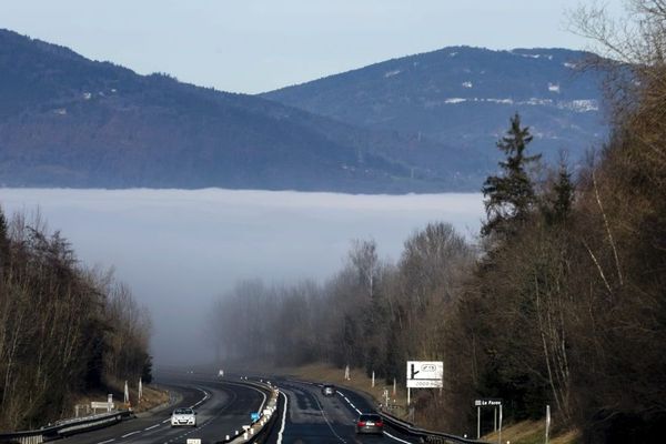 La vallée de l'Arve est régulièrement victime de pics de pollution. En hiver, ce sont surtout les particules fines qui posent problèmes.