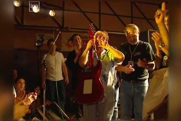 Paulette fêtera ses 100 ans le 13 septembre 2023. Elle a fondé avec son mari Yves le cafe-concert rock qui porte son prénom en 1969.