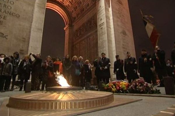 la flamme de l'Arc de Triomphe en résidence à Noyon