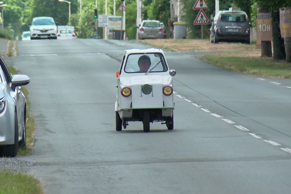 Trois roues et une carosserie minimaliste, la Mini-Comtesse, inventée à la fin des années 60, a été produite jusqu'en 1984.