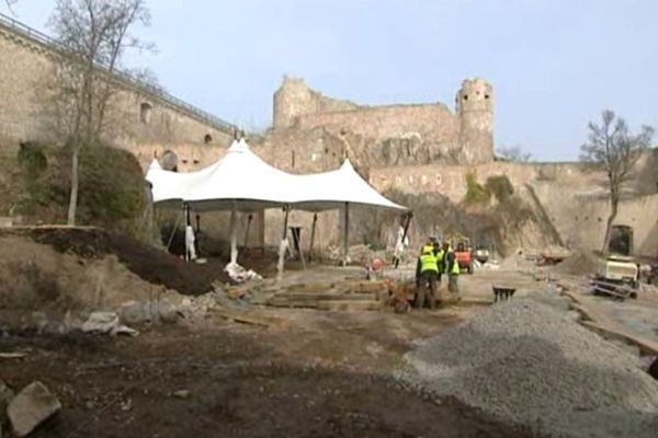 La cour du château est réaménagée