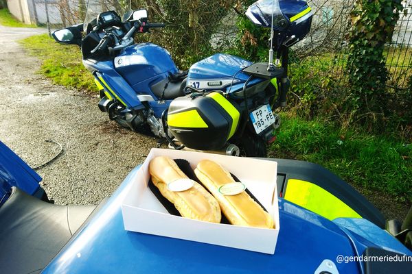 Consommés sur place: les 2 éclairs offerts par un automobiliste aux gendarmes du Finistère.