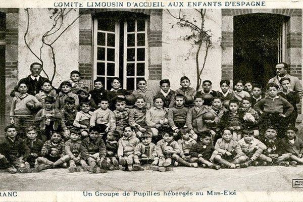 Des enfants réfugiés espagnols accueillis au Mas-Eloi à Chaptelat en 1937